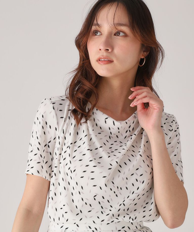 COUP DE CHANCE「【洗える／日本製／セットアップ可／一枚着／ジャケットイン】ジオメトリック柄カットソー」|Tシャツ・カットソー|ライトグレー(111