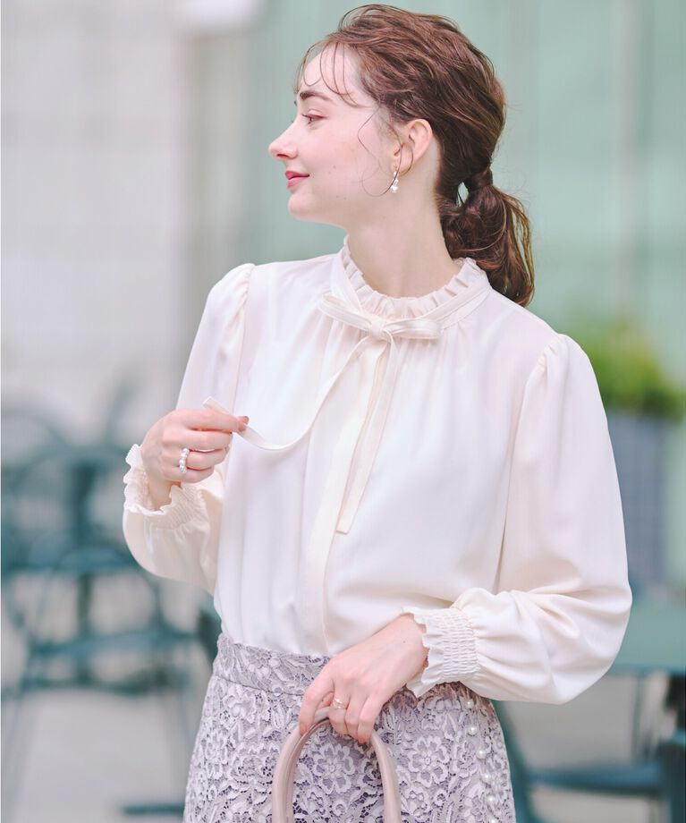 Couture broach「【好印象なレディブラウス】タイ付きピコフリルブラウス」|シャツ・ブラウス|