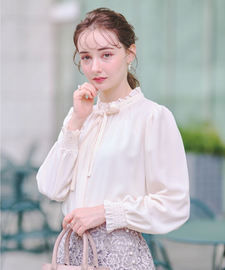 Couture broach「【好印象なレディブラウス】タイ付きピコフリルブラウス」|シャツ・ブラウス|