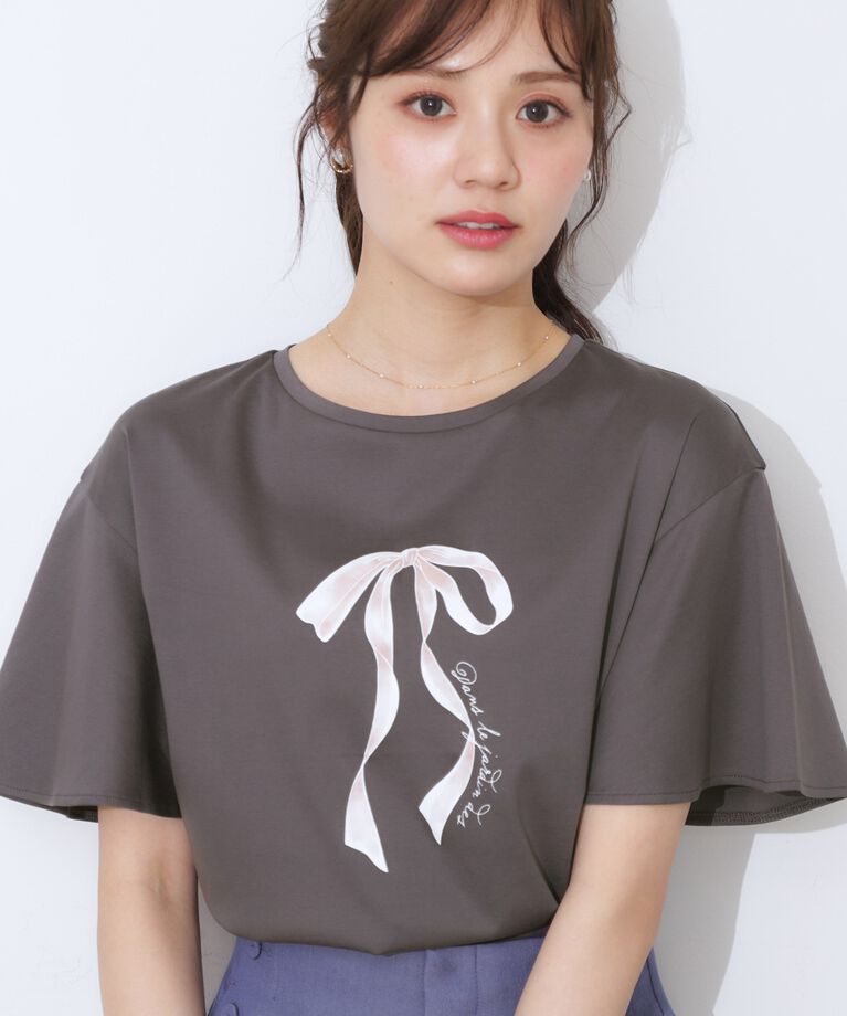 Couture broach「【マシンウォッシャブル・接触冷感・UV機能】60リボンロゴプリント フレアーT」|Tシャツ・カットソー|
