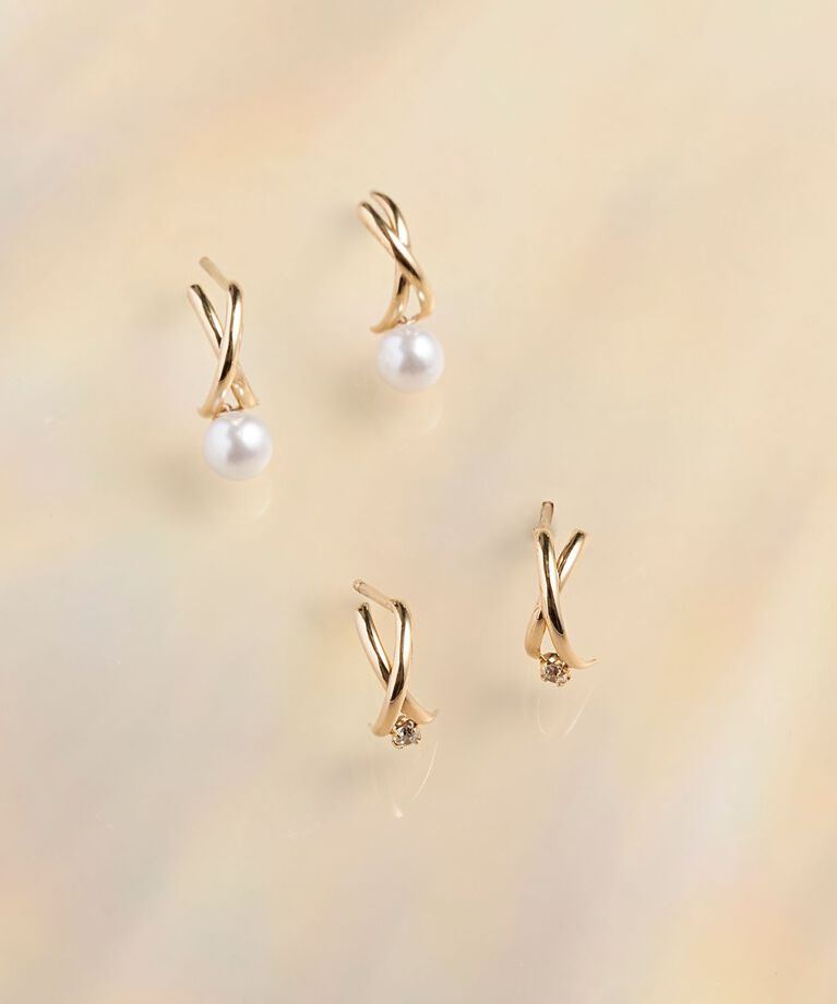 Phoebe「【 K10 】クロッシングビジューピアス／BOX&ショッパーつき」|ピアス|