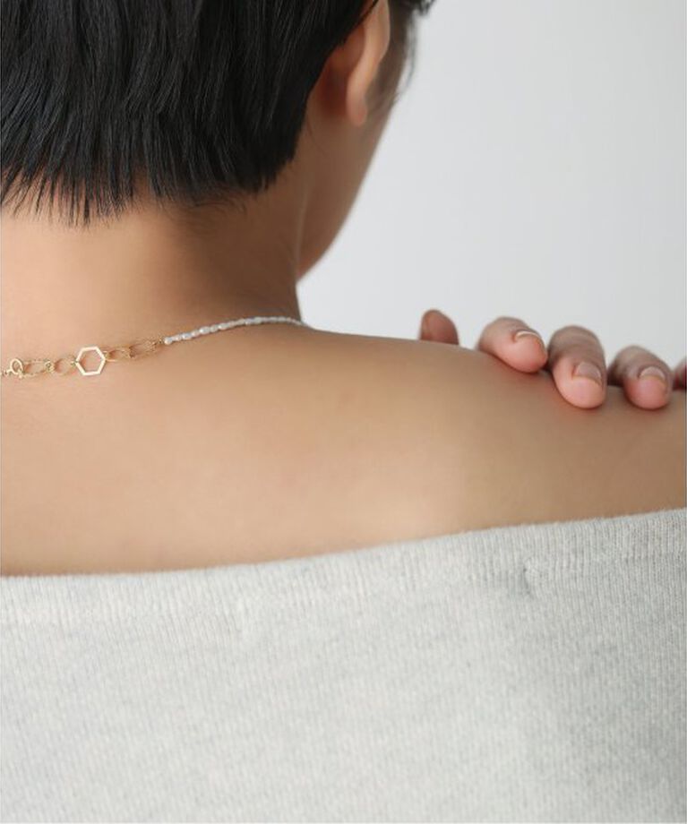Lilas by Spick&Span「ライスパール*テクスチャーパーツロングネックレス K10」|ネックレス|