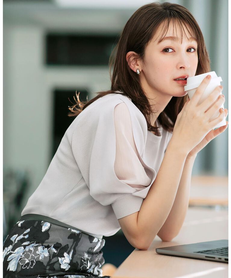 index「《6color/XS-LLsize》ドライタッチ デザインスリーブニット【洗濯機洗い可/接触冷感/抗」|ニット・セーター|グレージュ(050)