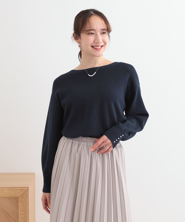 SHOO･LA･RUE「【洗える/S-LL】大人上品 お袖パール調ボタン付き ボートネックニット」|ニット・セーター|